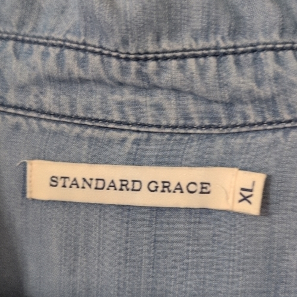 Standard Grace Blue High-low Chambray Denim Shirt with  Floral/Bird Design - Picture 7 of 9
